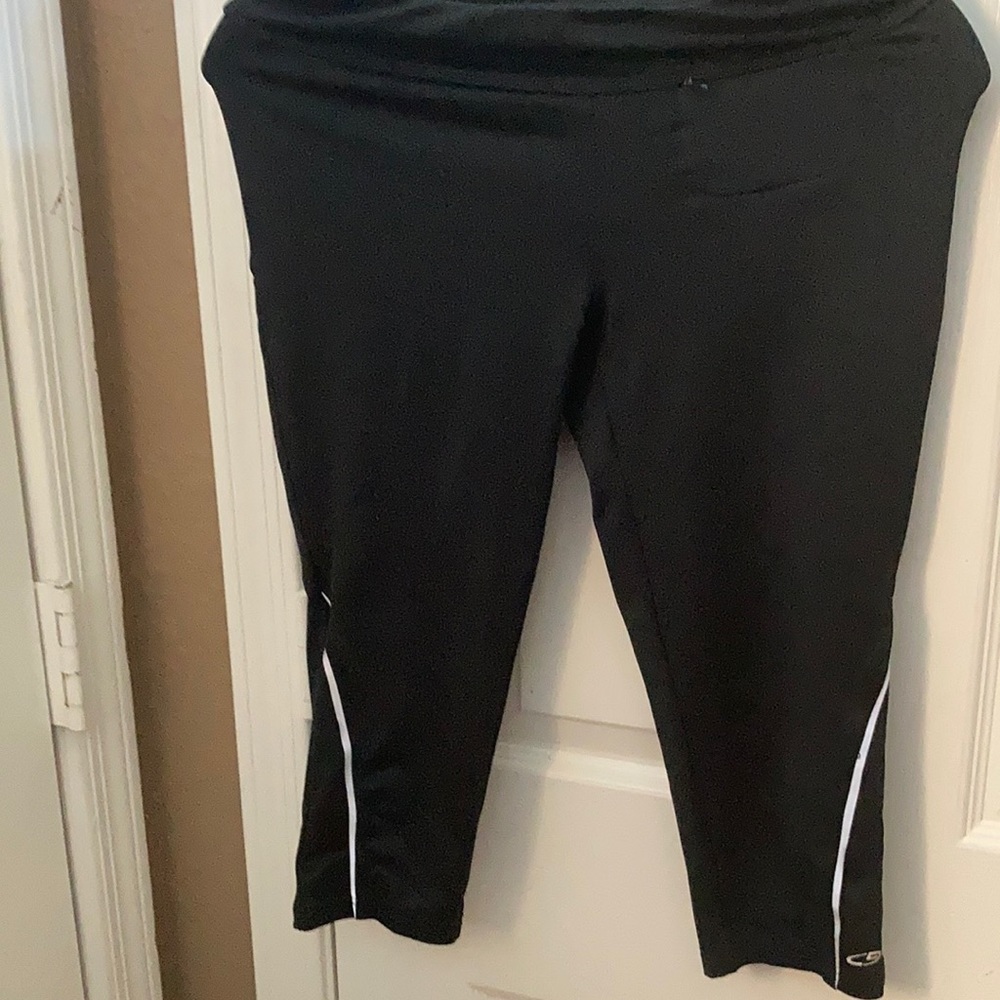 FINAL MARKDOWN CHAMPION workout capris xs